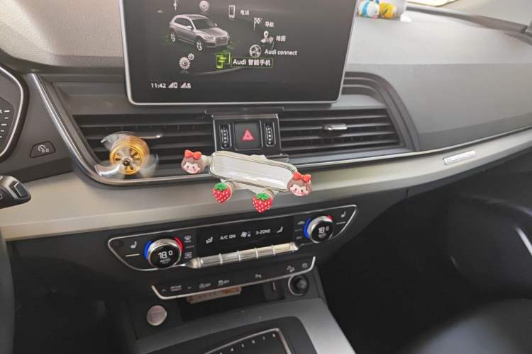Used Audi Q5L 2018 40 TFSI Prestige Fashion Edition China VI Audio And AC Panel