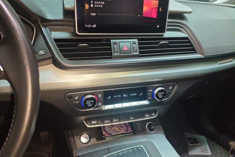 Used Audi Q5L 2018 40 TFSI Prestige Fashion Edition China V Audio And AC Panel