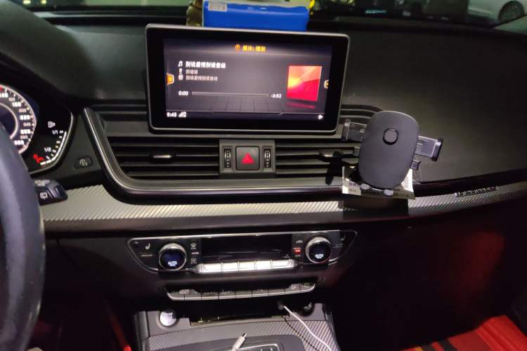 Used Audi Q5L 2018 45 TFSI Prestige Fashion Edition China V Emission Standard Audio And AC Panel