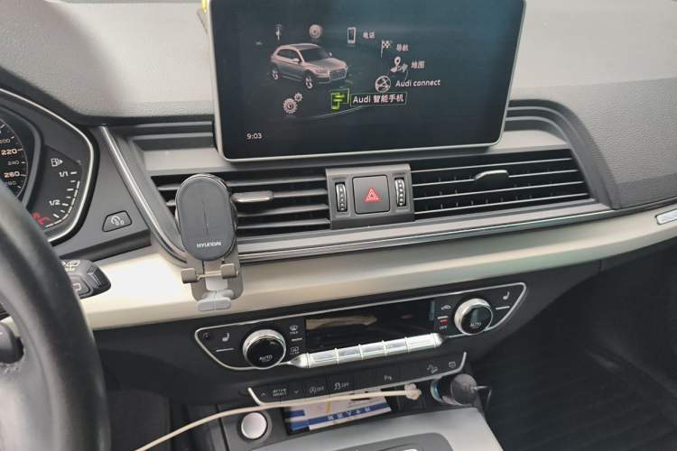 Used Audi Q5L 2018 40 TFSI Prestige Fashion Edition China V Audio And AC Panel