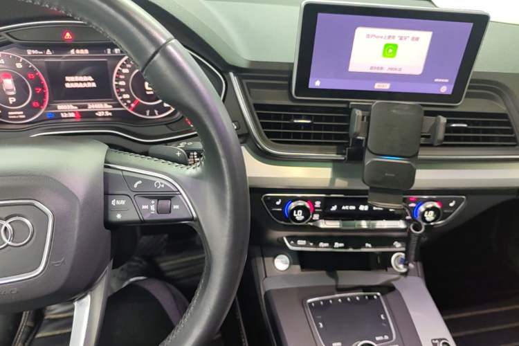 Used Audi Q5L 2018 40 TFSI Prestige Fashion Edition China VI Audio And AC Panel