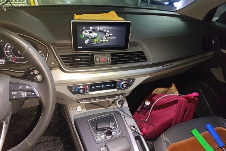 Used Audi Q5L 2018 40 TFSI Prestige Fashion Edition China VI Audio And AC Panel