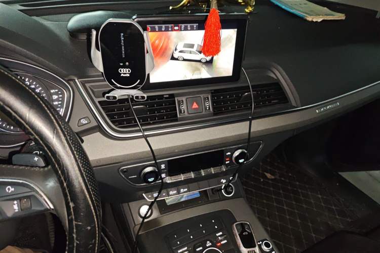 Used Audi Q5L 2018 40 TFSI Prestige Edition China V Audio And AC Panel