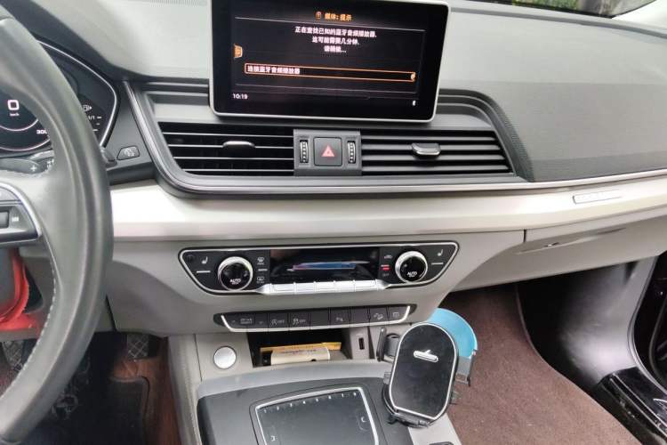 Used Audi Q5L 2018 40 TFSI Prestige Fashion Edition China V Audio And AC Panel