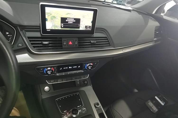 Used Audi Q5L 2018 45 TFSI Prestige Fashion Edition China VI Emission Standard Audio And AC Panel