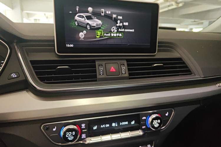 Used Audi Q5L 2018 40 TFSI Prestige Fashion Edition China VI Audio And AC Panel