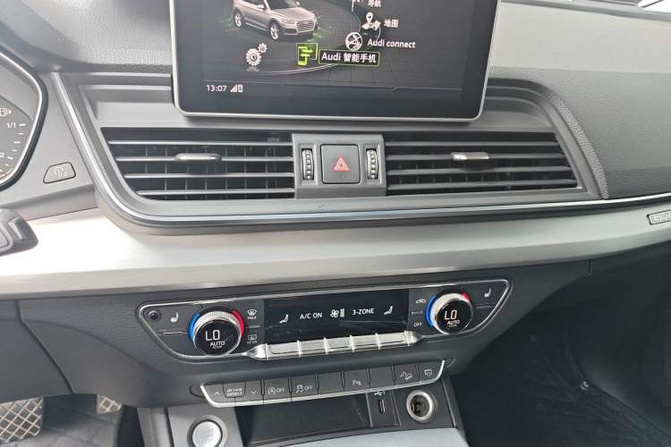 Used Audi Q5L 2018 40 TFSI Prestige Fashion Edition China V Audio And AC Panel