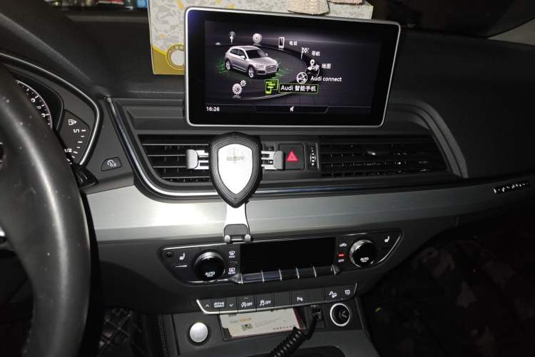 Used Audi Q5L 2018 40 TFSI Prestige Fashion Edition China VI Audio And AC Panel