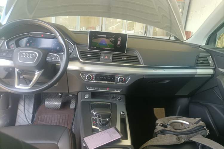 Used Audi Q5L 2018 40 TFSI Prestige Fashion Edition China V Audio And AC Panel