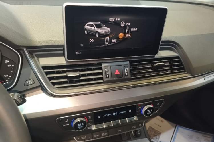 Used Audi Q5L 2018 40 TFSI Prestige Fashion Edition China V Audio And AC Panel