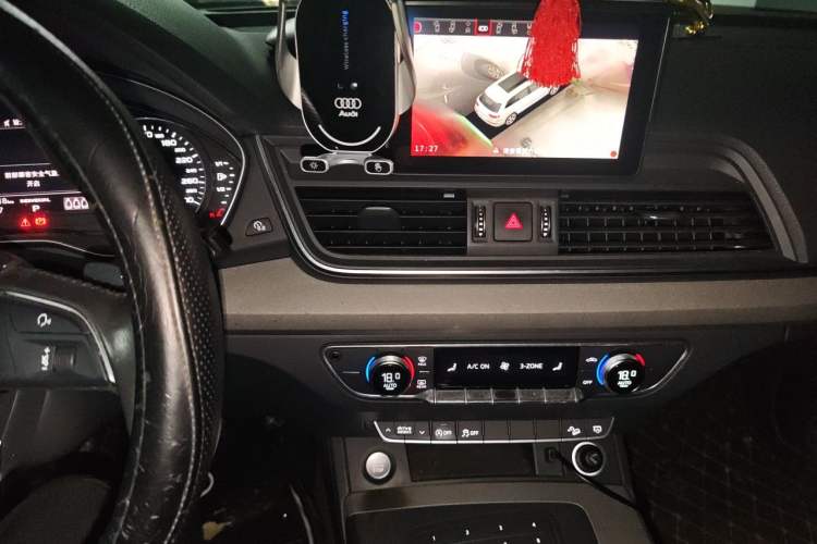 Used Audi Q5L 2018 40 TFSI Prestige Edition China V Audio And AC Panel