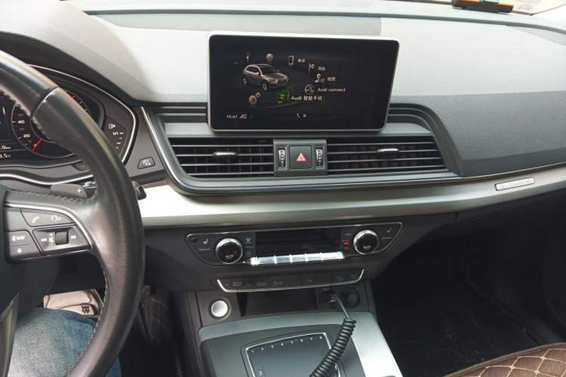 Used Audi Q5L 2018 40 TFSI Prestige Fashion Edition China V Audio And AC Panel