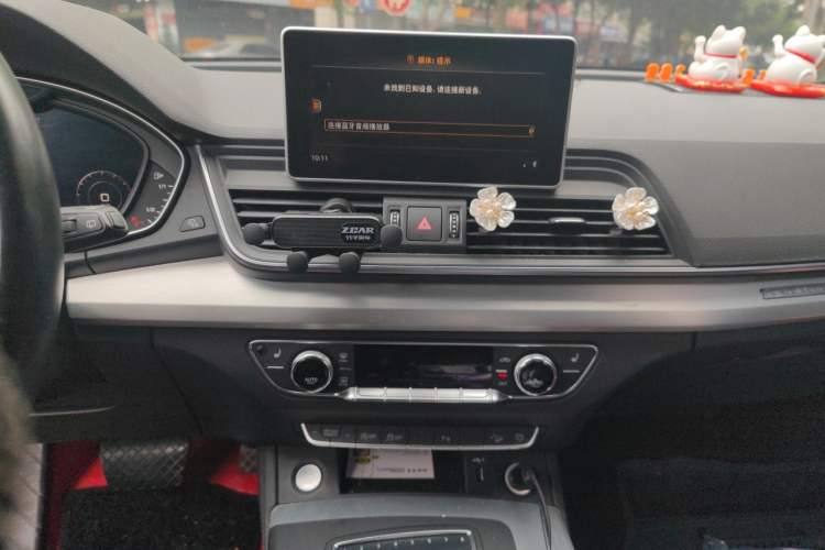 Used Audi Q5L 2018 40 TFSI Prestige Fashion Edition China VI Audio And AC Panel