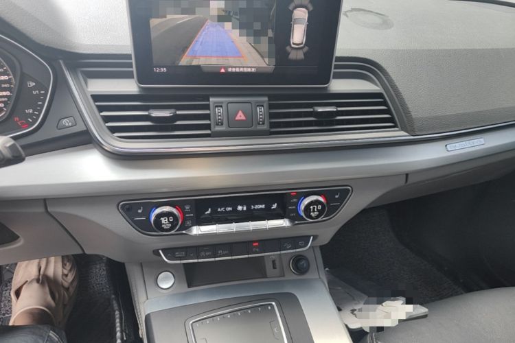 Used Audi Q5L 2018 40 TFSI Prestige Fashion Edition China VI Audio And AC Panel