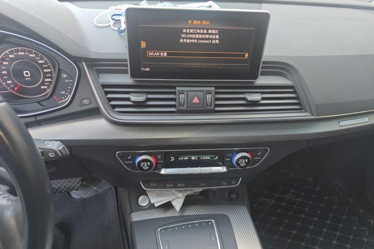 Used Audi Q5L 2018 45 TFSI Prestige Fashion Edition China V Emission Standard Audio And AC Panel