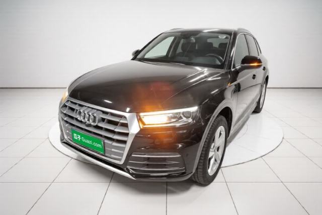 Używany Audi Q5L 2018 40 TFSI Prestige Edition China V