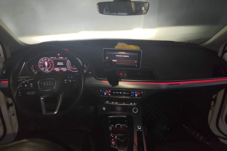Used Audi Q5L 2018 40 TFSI Prestige Fashion Edition China V Center Console