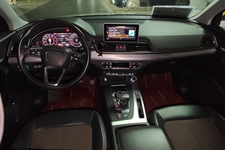 Used Audi Q5L 2018 40 TFSI Prestige Fashion Edition China V Center Console