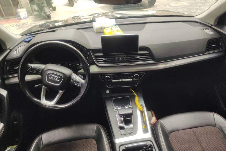 Used Audi Q5L 2018 40 TFSI Prestige Fashion Edition China V Center Console