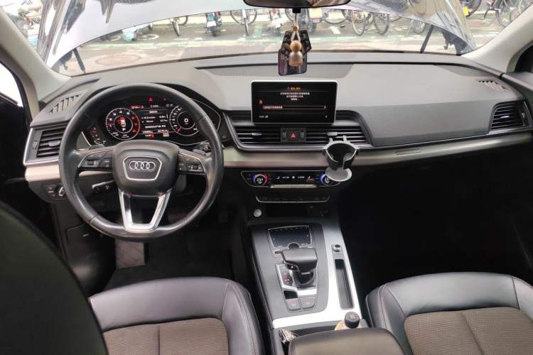 Used Audi Q5L 2018 40 TFSI Prestige Fashion Edition China V Center Console