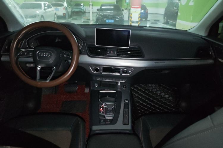 Used Audi Q5L 2018 40 TFSI Prestige Fashion Edition China V Center Console
