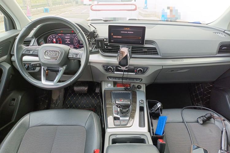Used Audi Q5L 2018 40 TFSI Prestige Fashion Edition China V Center Console