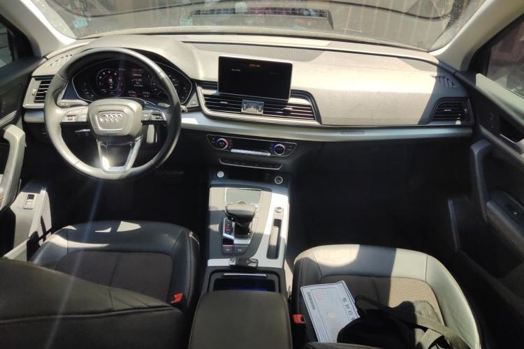 Used Audi Q5L 2018 40 TFSI Prestige Fashion Edition China VI Center Console
