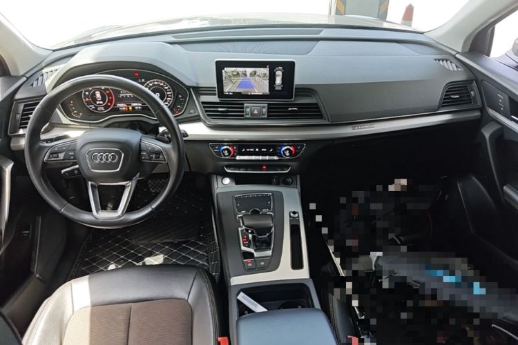 Used Audi Q5L 2018 40 TFSI Prestige Fashion Edition China VI Center Console