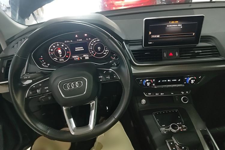 Used Audi Q5L 2018 45 TFSI Prestige Fashion Edition China VI Emission Standard Center Console