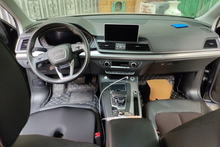Used Audi Q5L 2018 45 TFSI Prestige Fashion Edition China VI Emission Standard Center Console