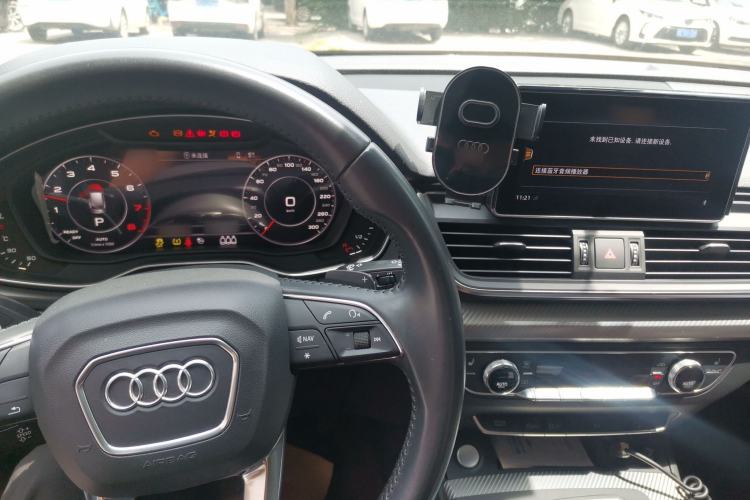 Used Audi Q5L 2018 45 TFSI Prestige Fashion Edition China VI Emission Standard Center Console
