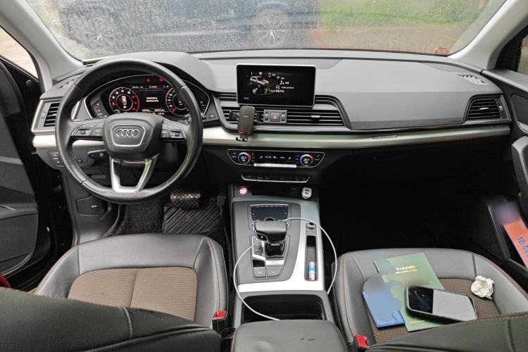 Used Audi Q5L 2018 40 TFSI Prestige Fashion Edition China VI Center Console
