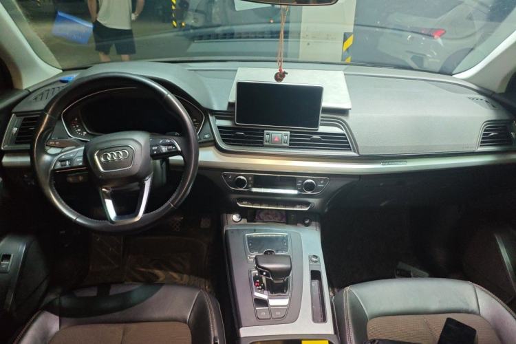 Used Audi Q5L 2018 40 TFSI Prestige Fashion Edition China V Center Console