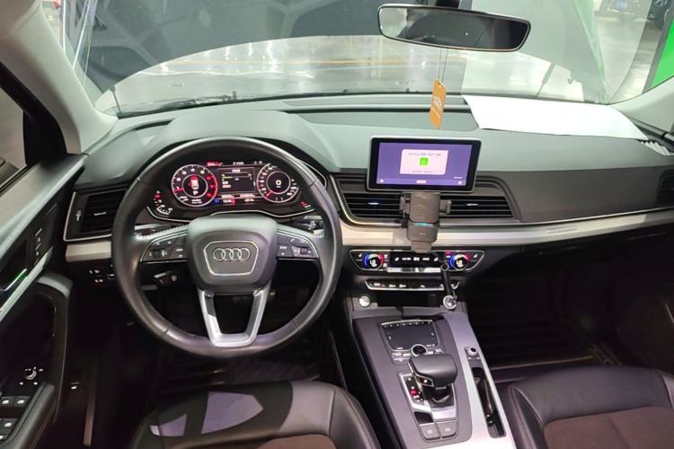 Used Audi Q5L 2018 40 TFSI Prestige Fashion Edition China VI Center Console