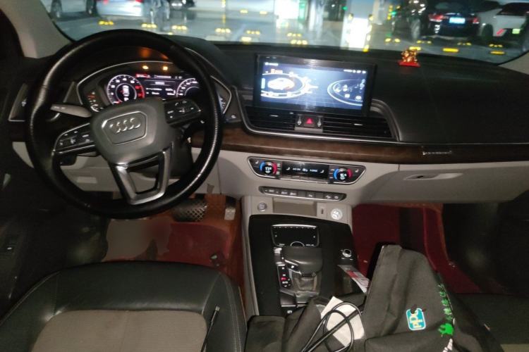 Used Audi Q5L 2018 40 TFSI Prestige Fashion Edition China V Center Console