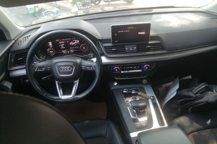 Used Audi Q5L 2018 40 TFSI Prestige Fashion Edition China V Center Console