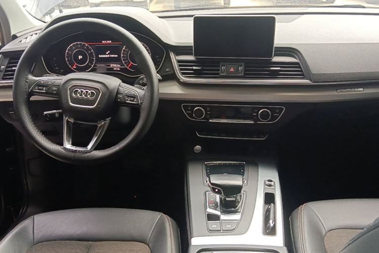 Used Audi Q5L 2018 40 TFSI Prestige Fashion Edition China V Center Console