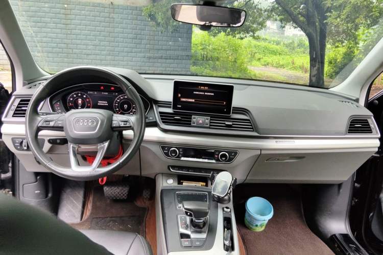 Used Audi Q5L 2018 40 TFSI Prestige Fashion Edition China V Center Console