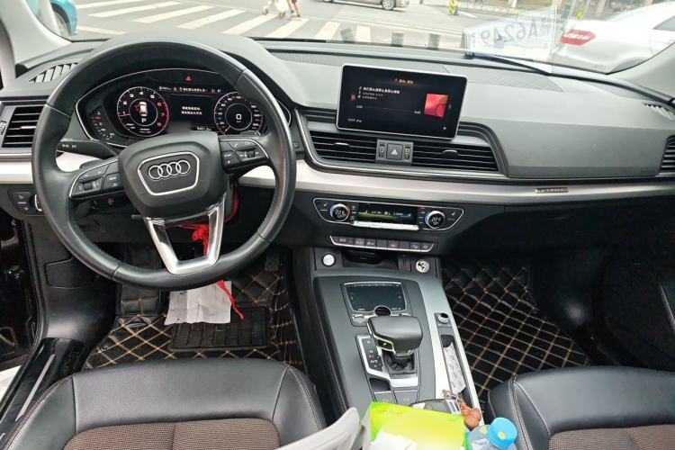 Used Audi Q5L 2018 40 TFSI Prestige Fashion Edition China V Center Console