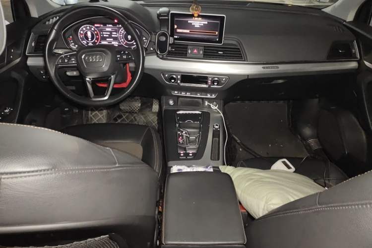 Used Audi Q5L 2018 40 TFSI Prestige Fashion Edition China V Center Console