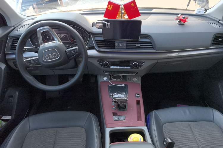 Used Audi Q5L 2018 45 TFSI Prestige Fashion Edition China VI Emission Standard Center Console