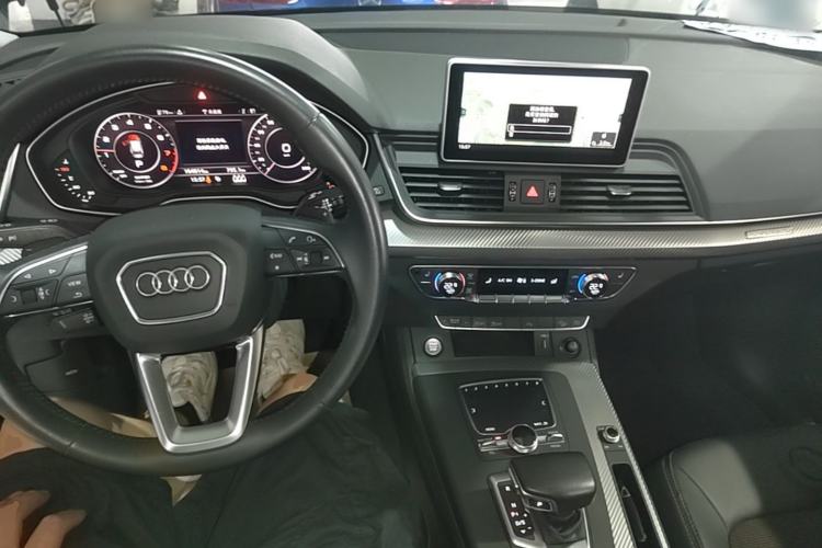 Used Audi Q5L 2018 45 TFSI Prestige Fashion Edition China VI Emission Standard Center Console