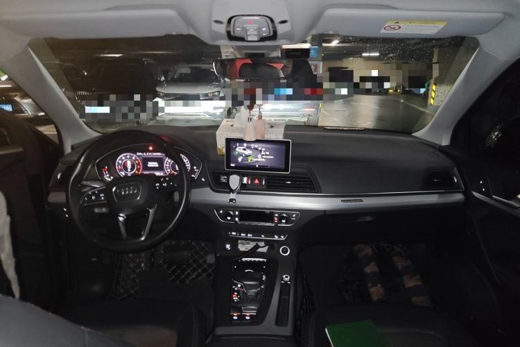 Used Audi Q5L 2018 40 TFSI Prestige Fashion Edition China VI Center Console