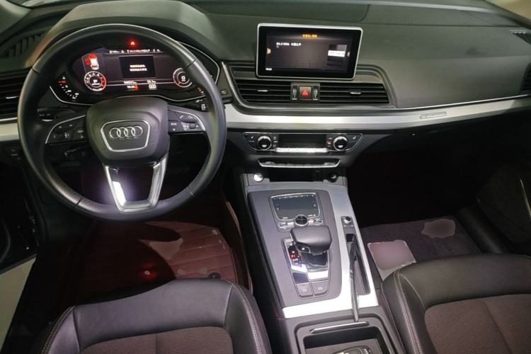 Used Audi Q5L 2018 40 TFSI Prestige Fashion Edition China VI Center Console