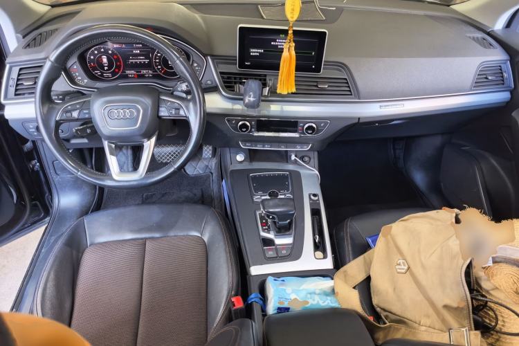 Used Audi Q5L 2018 40 TFSI Prestige Fashion Edition China V Center Console