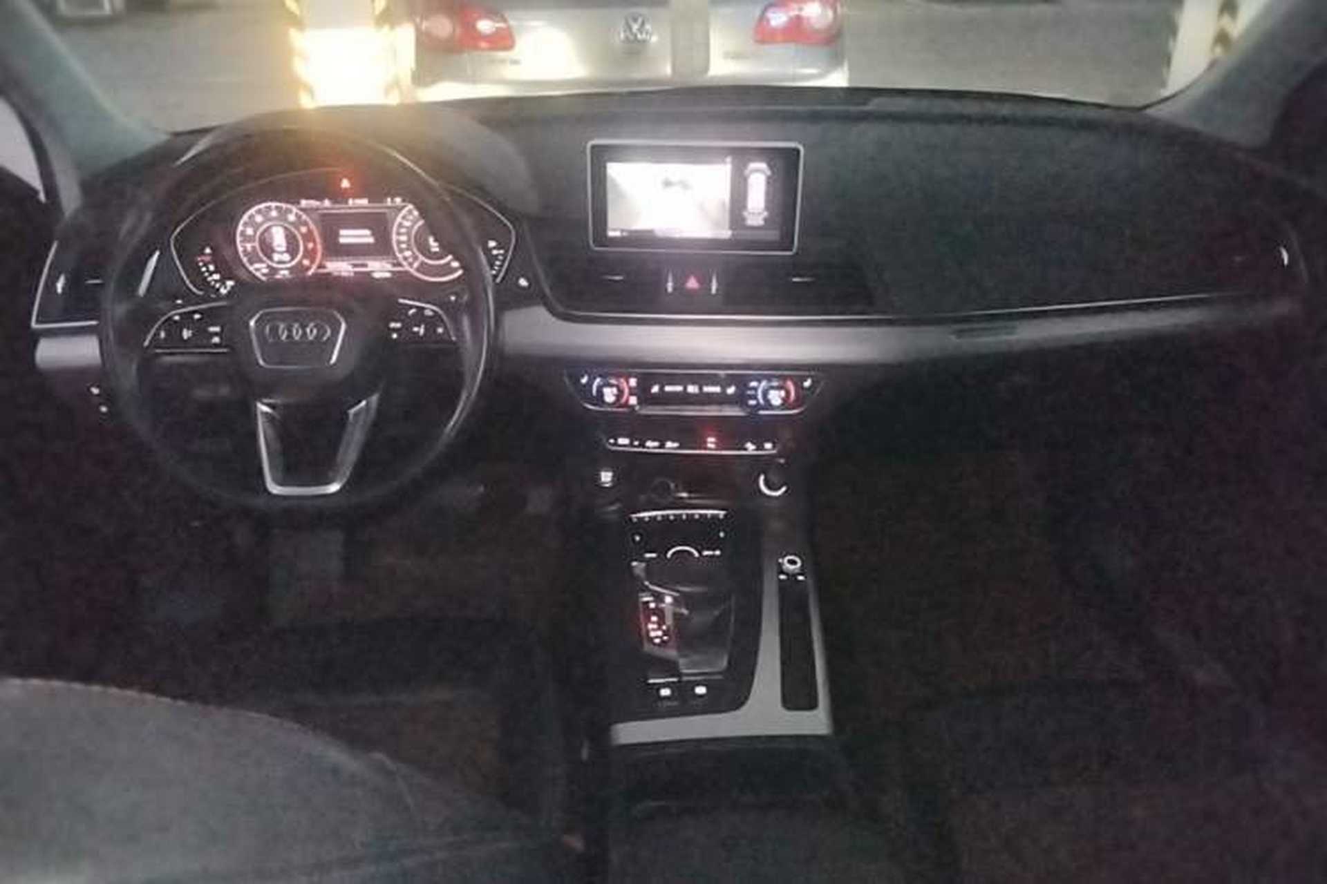 Used Audi Q5L 2018 40 TFSI Prestige Fashion Edition China VI Center Console
