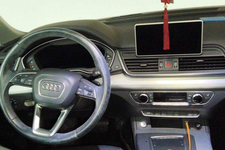 Used Audi Q5L 2018 40 TFSI Prestige Fashion Edition China V Center Console