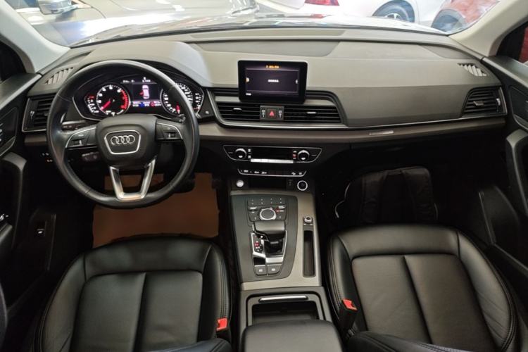Used Audi Q5L 2018 40 TFSI Prestige Edition China VI Emission Standard Center Console