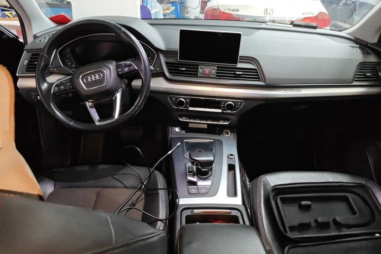 Used Audi Q5L 2018 40 TFSI Prestige Fashion Edition China V Center Console