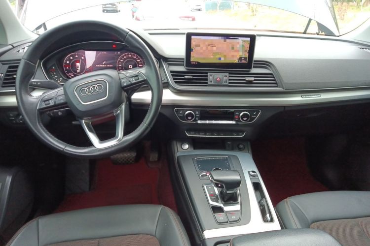 Used Audi Q5L 2018 40 TFSI Prestige Fashion Edition China VI Center Console